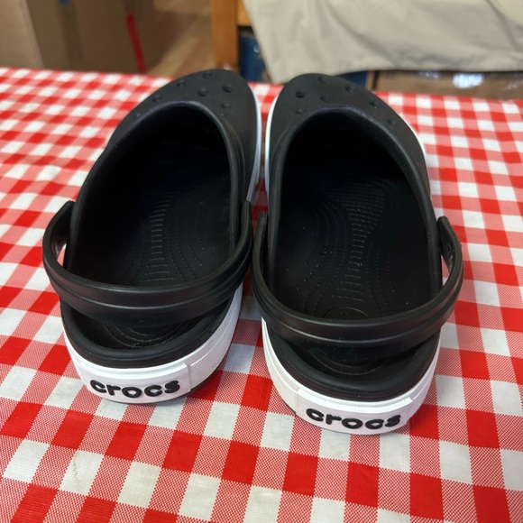 Crocs clogs Men’s black sandals size 13 - Picture 9 of 10